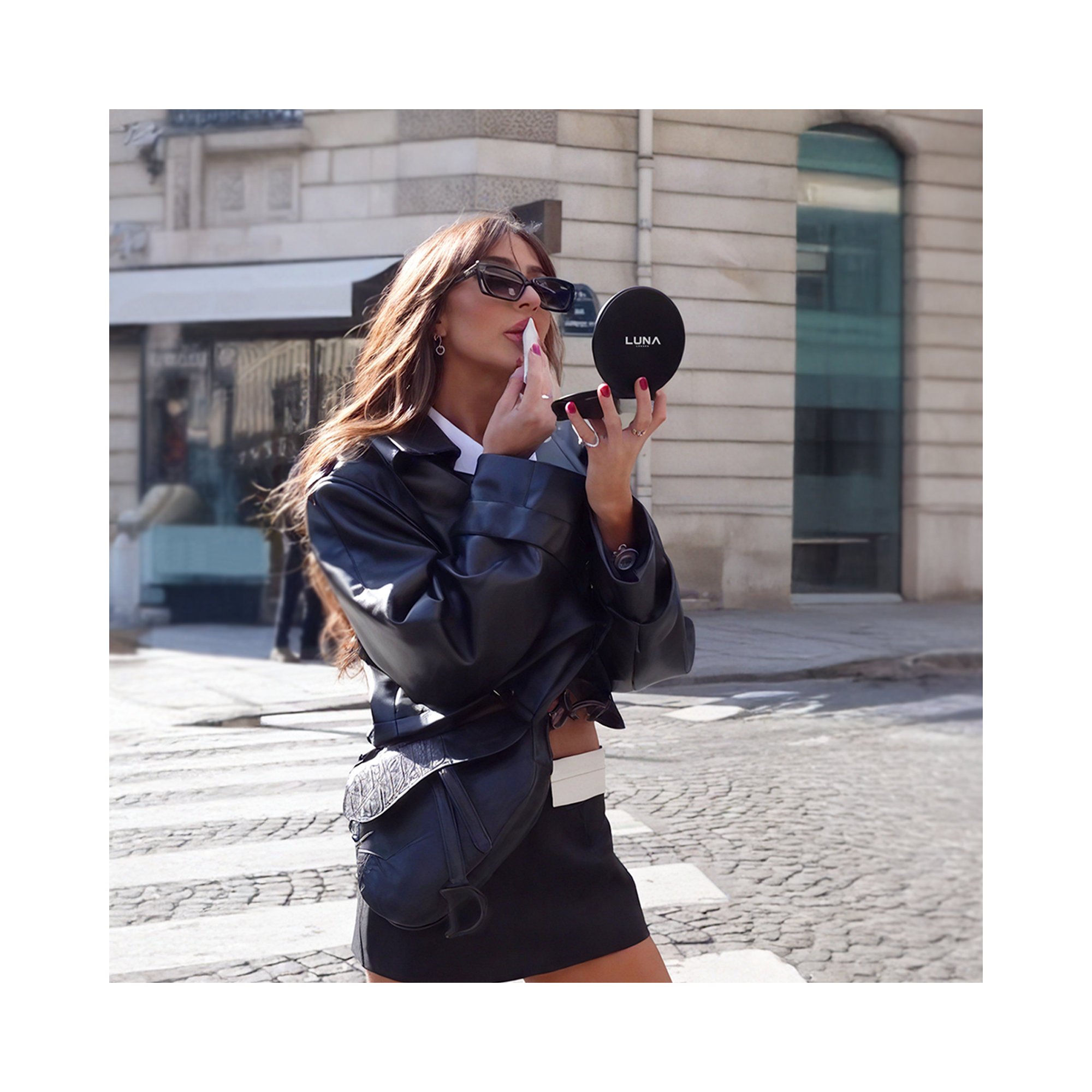 LUNA London COMPACT 2.0 7X 1X Magnifying LED Compact Mirror / MATTE BLACK