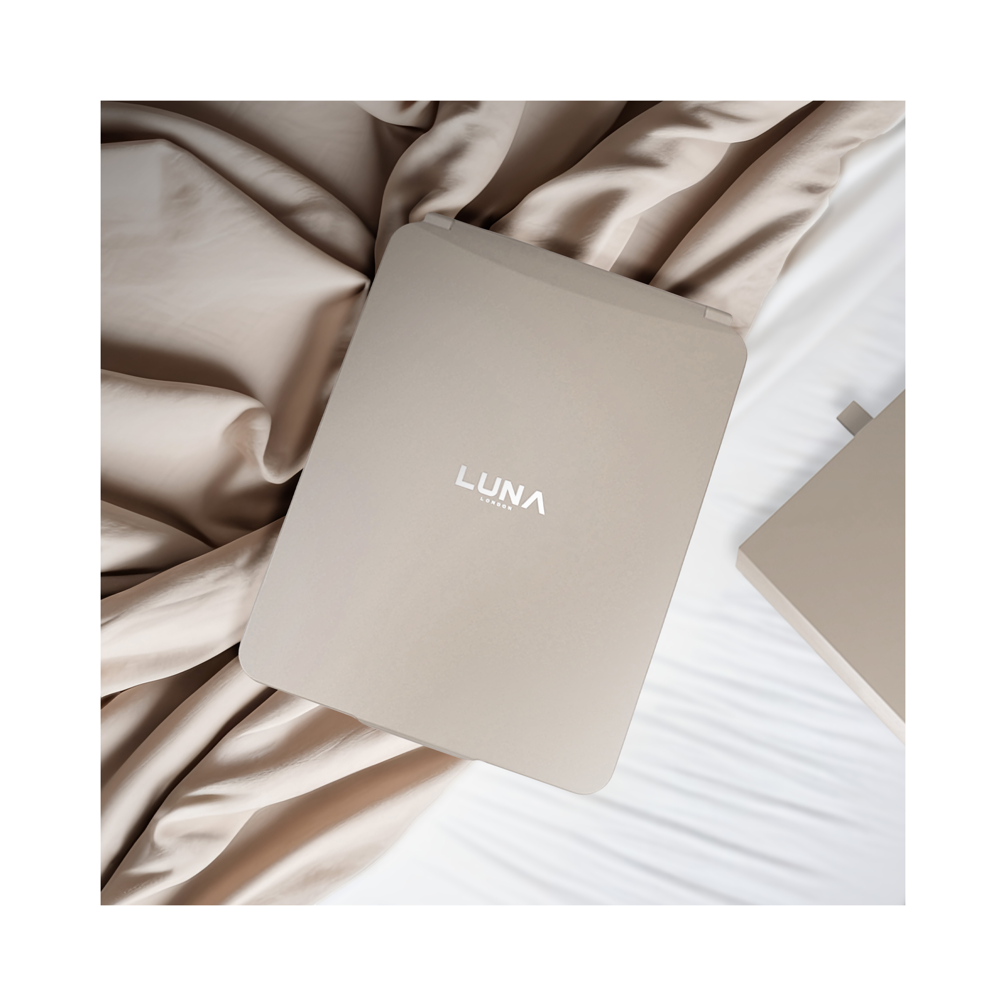 LUNA London ECLIPSE Rechargeable LED Travel Mirror with 3 Light Modes / SOFT STONE