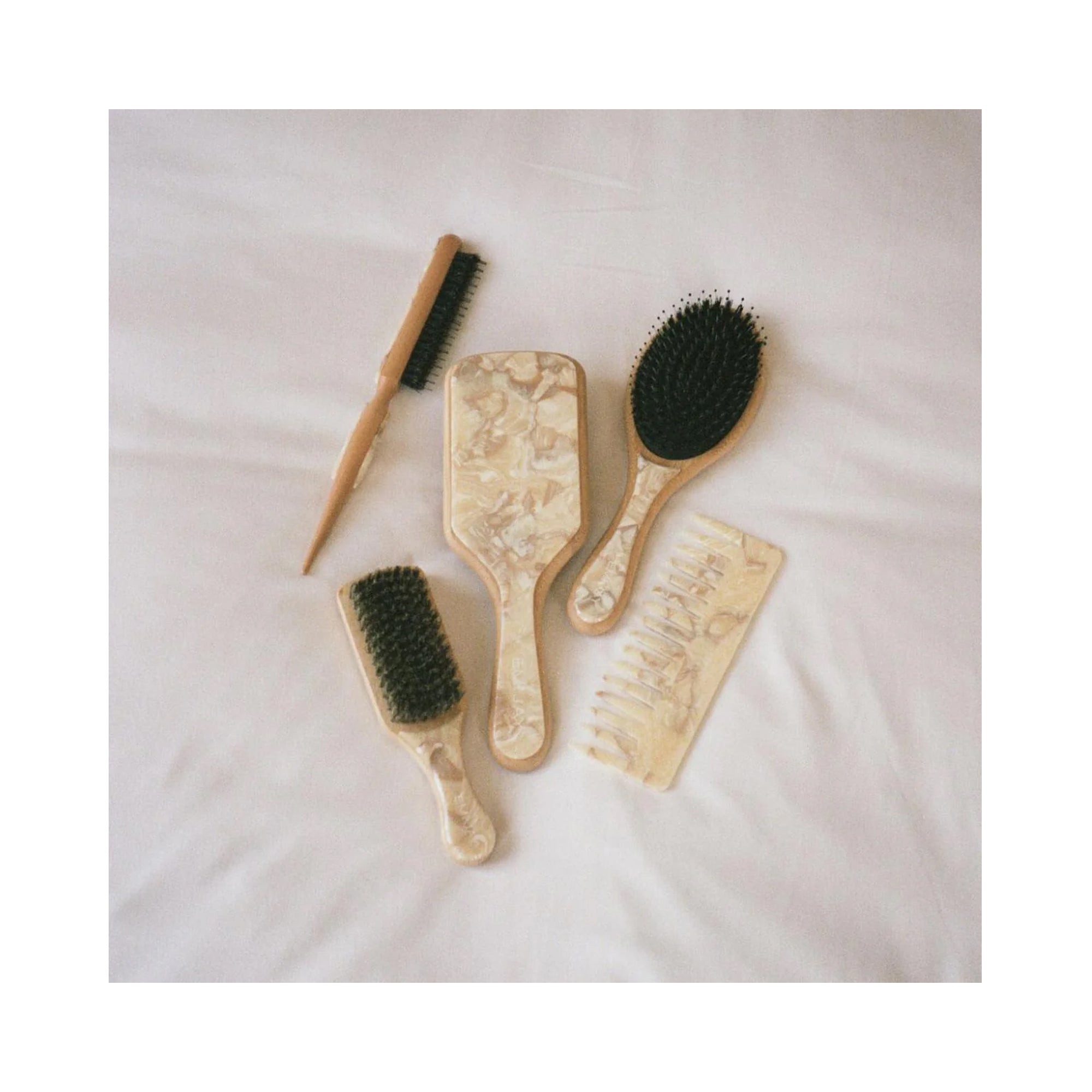 Emi Jay Bamboo Paddle Brush / Chantilly