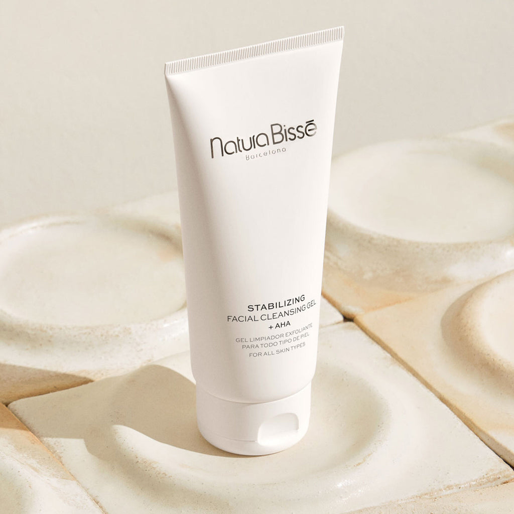 Natura Bisse Stabilizing Facial Cleansing Gel + AHA / 7.OZ thumbnail 6