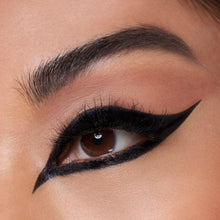 Stila Stay All Day Waterproof Liquid Eye Liner / MATTE BLACK