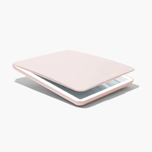 Vanity Planet Pose l LED Travel Mirror 2.0 / BLUSH