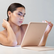 Vanity Planet Pose l LED Travel Mirror 2.0 / BLUSH