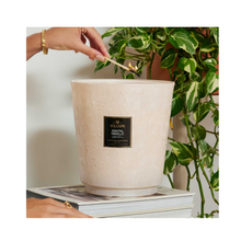 Voluspa_5_Wick_Hearth_Candle / Santal Vanille