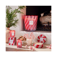 Voluspa Holiday - Crushed Candy Cane 5 Wick Hearth / 5 Wick Hearth