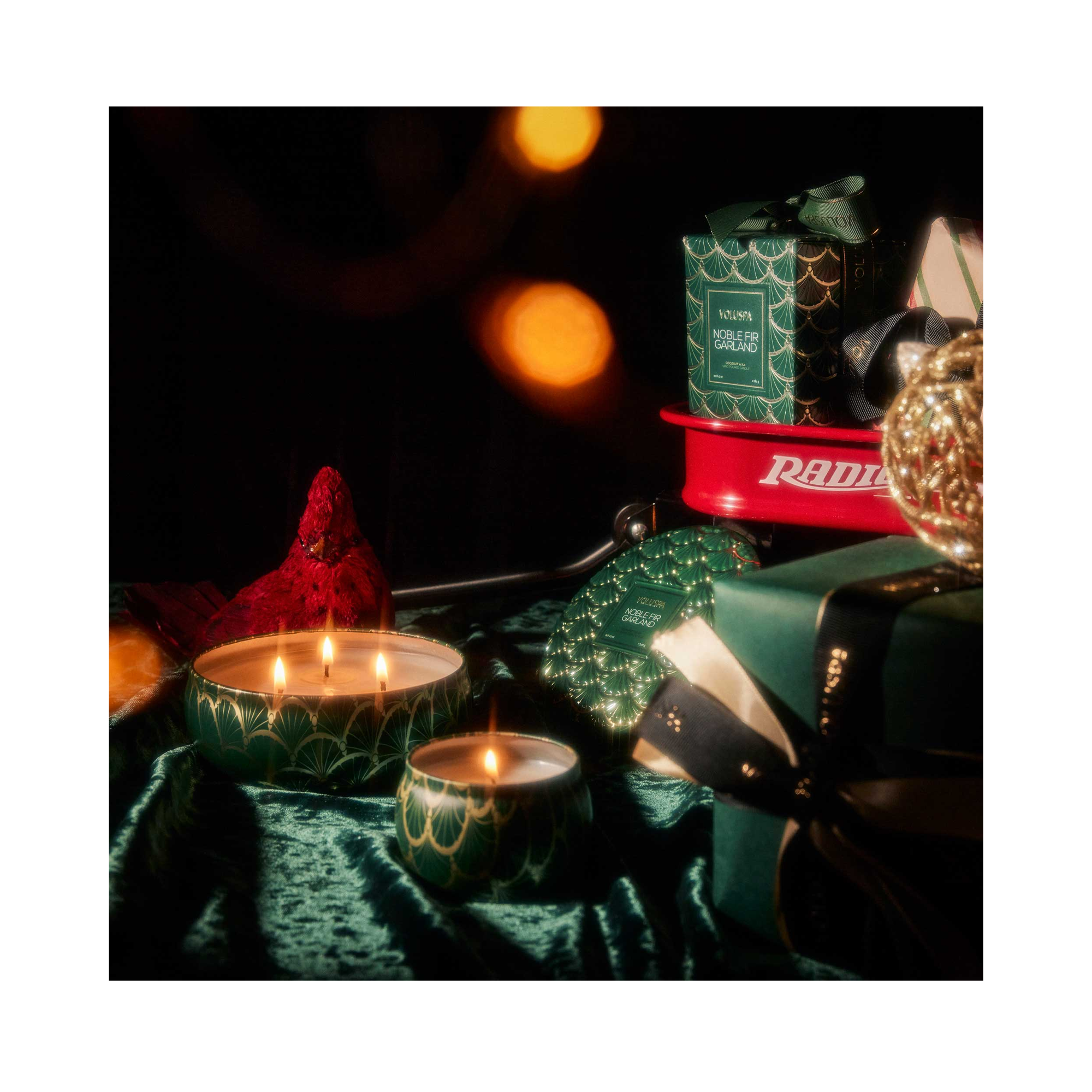 Voluspa Holiday - Noble Fir Garland 3 Wick Tin / 3 Wick Tin