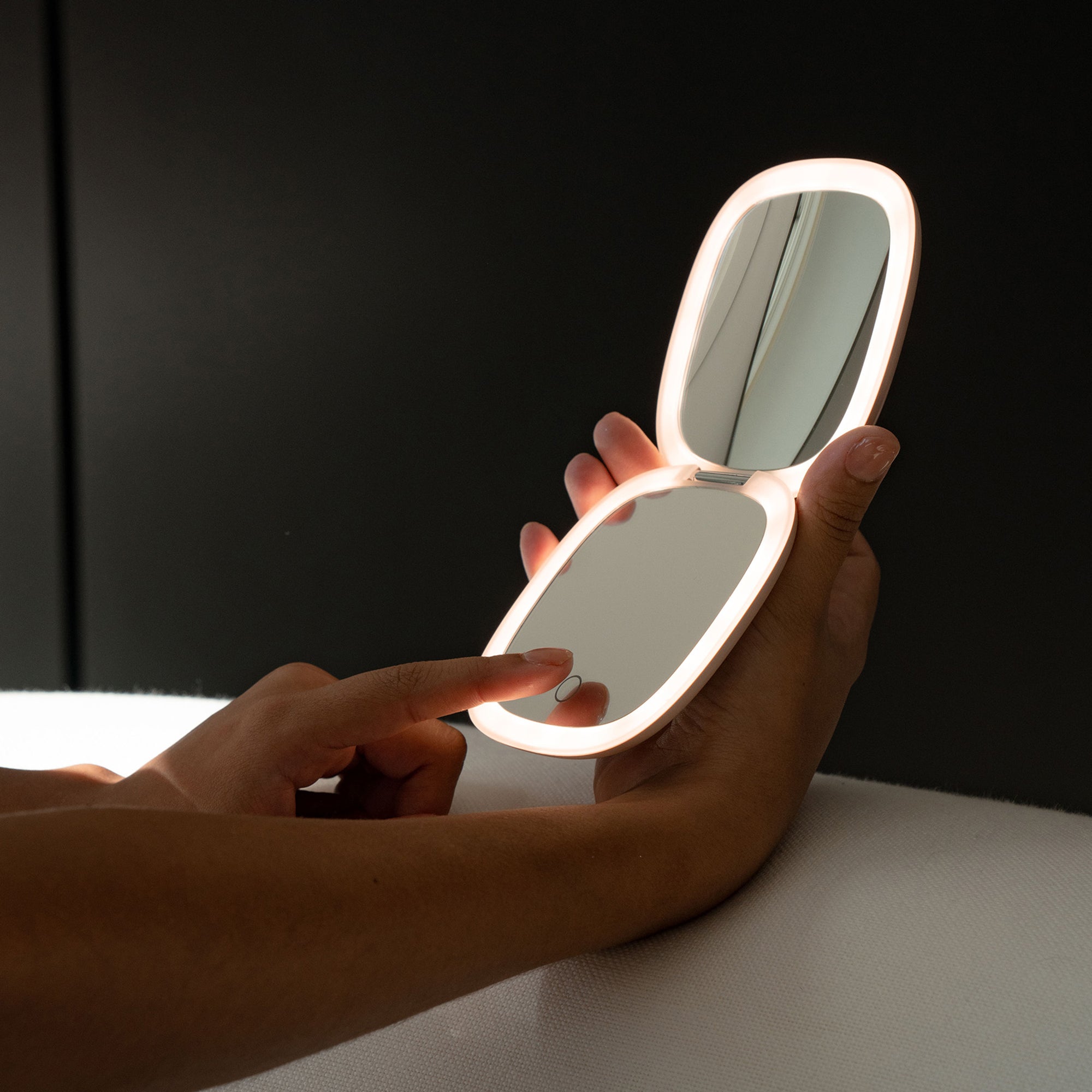 Vanity Planet Moda | Mini Light Up Makeup Mirror - Nude / NUDE