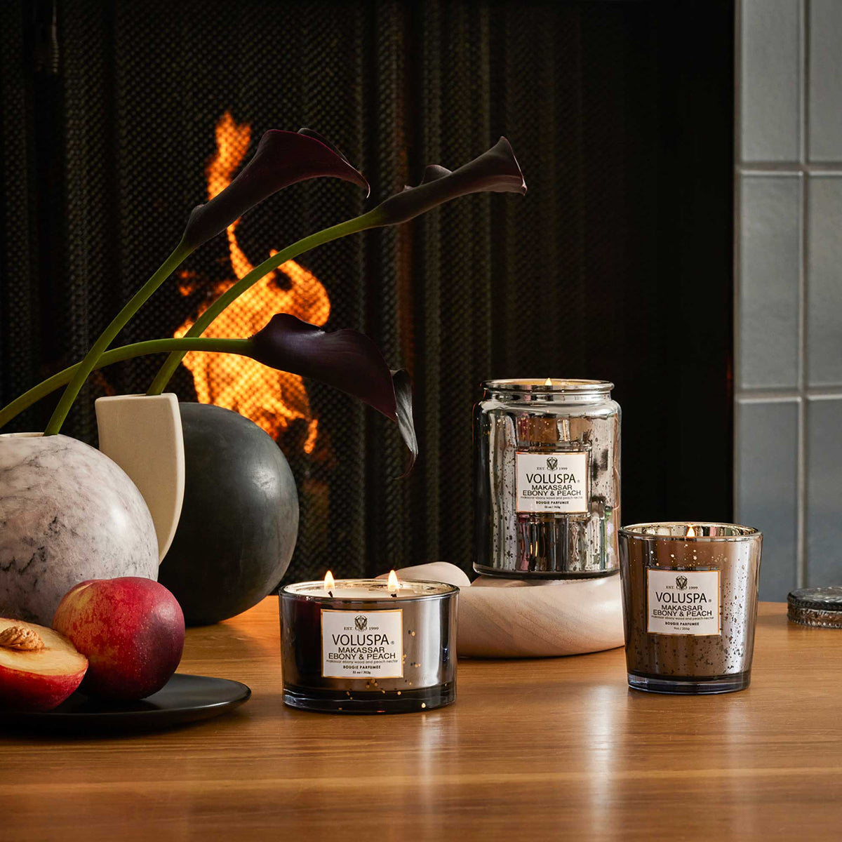 Voluspa Vermeil Classic Candle / Makassar Ebony and Peach, image 27083238867094
