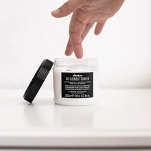 Daviness OI Conditioner / 8.8OZ