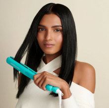 MoroccanOil Perfectly Polished Titanium Flat Iron