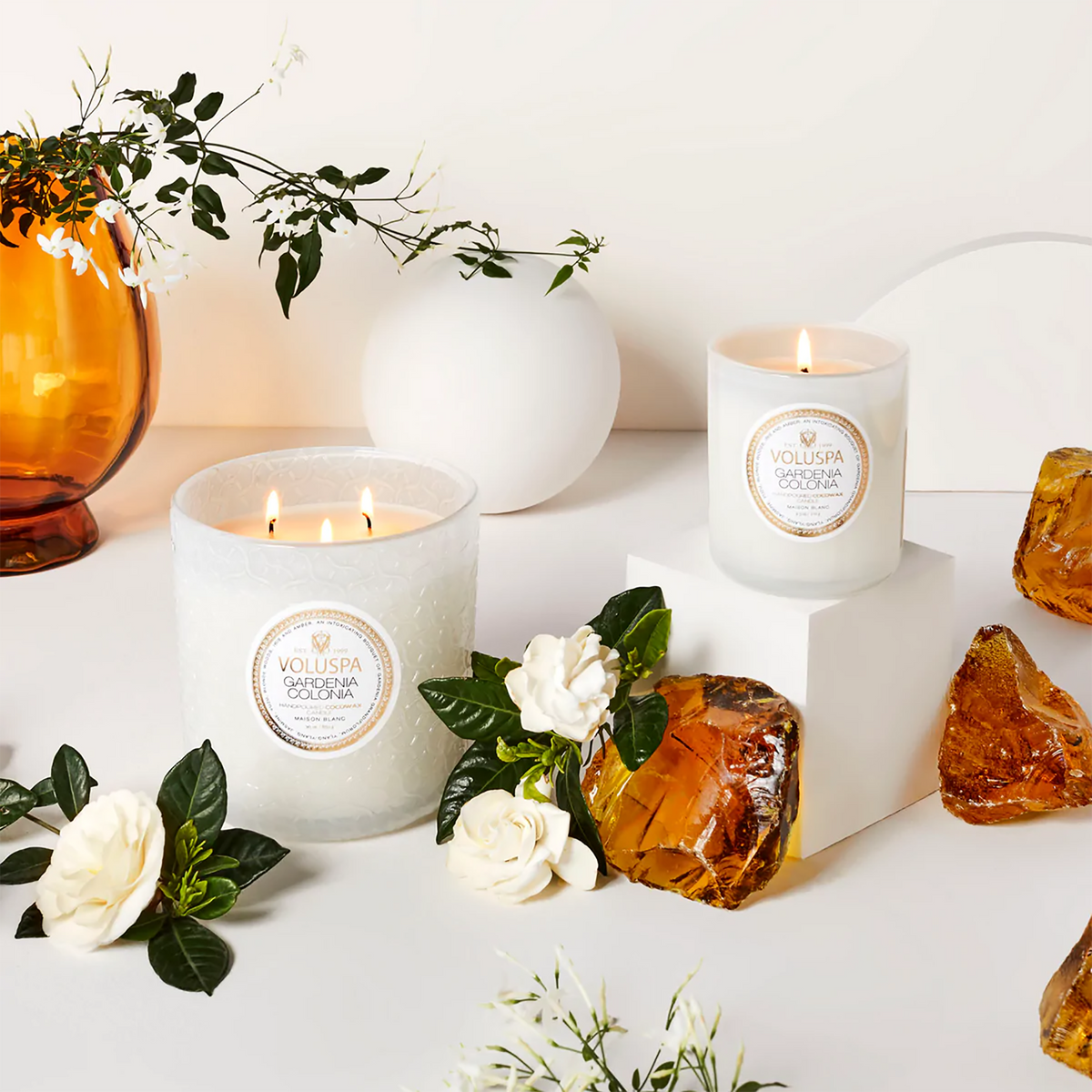 Voluspa Blanc Lux Candle 30 oz ~ burn time 80hrs / Gardenia Colonia, image 26453175468182
