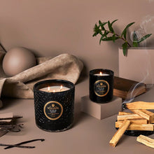  Voluspa Maison Noir Classic Candle / SUEDE NOIR