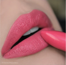 Youngblood Mineral Crème Lipstick / DRAGON FRUIT