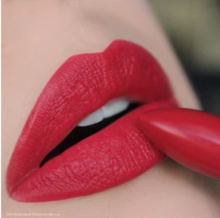 Youngblood Mineral Crème Lipstick / KRANBERRY / SWATCH